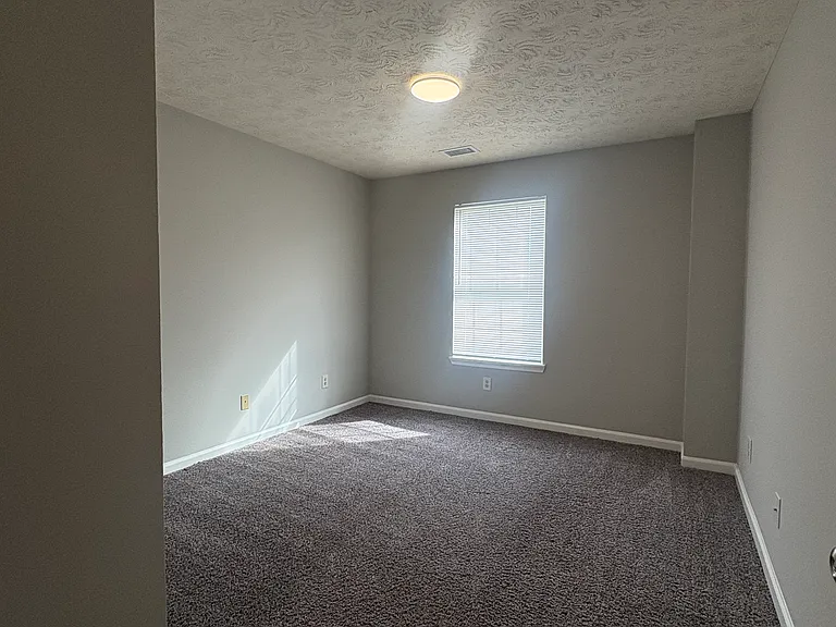 2516 Danielle Ln — Photo 6