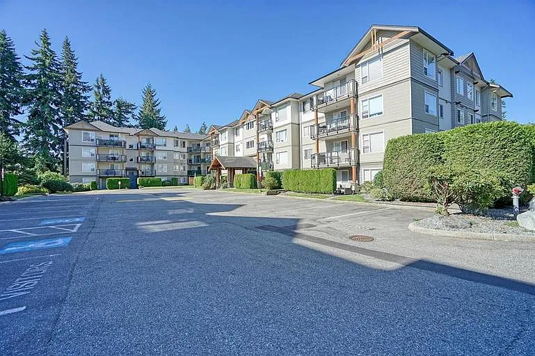 2 bed, 2.0 bath, 997 sqft, $2,100 — Photo 2
