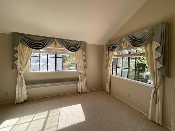 4th image of 6-22925 Estoril Dr #6