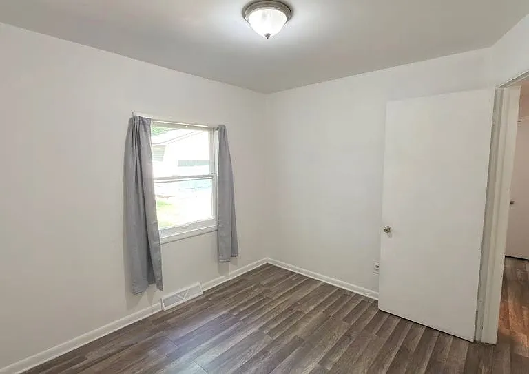 888 Garfield St — Photo 14