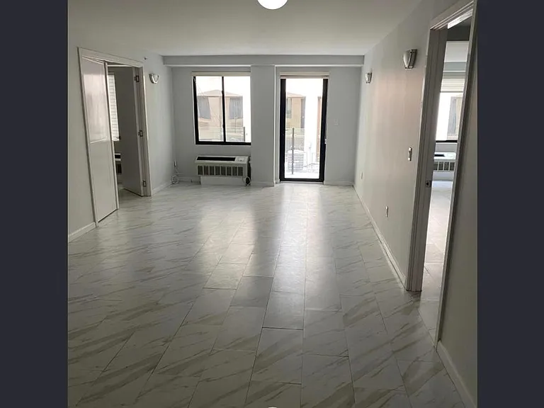 5 Grace Ave #3G — Photo 1