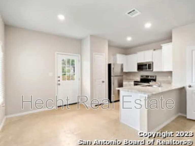 9919 Grove Mist #4 — Photo 14