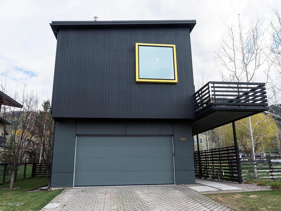 1st image of 880/870 Wheatleigh Way