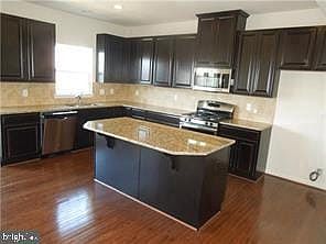 3rd image of 1295 Madison Ln