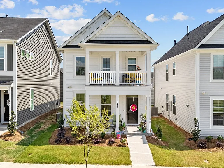 241 Pear Blossom Pkwy — Photo 1