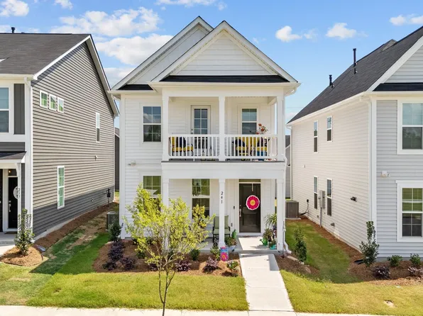 241 Pear Blossom Pkwy, Clayton, NC 27520