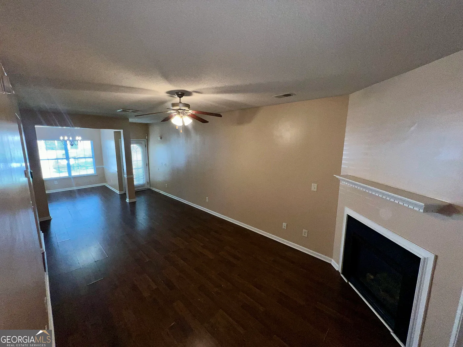 3 bed, 2.5 bath, 1604 sqft, $1,550 — Photo 4