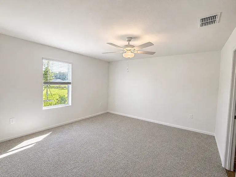 8283 SW 42nd Cir — Photo 8