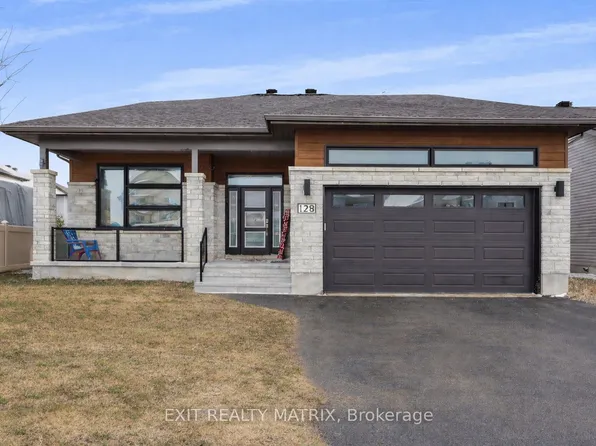 128 Lyon St, Russell, ON K0A 1W0