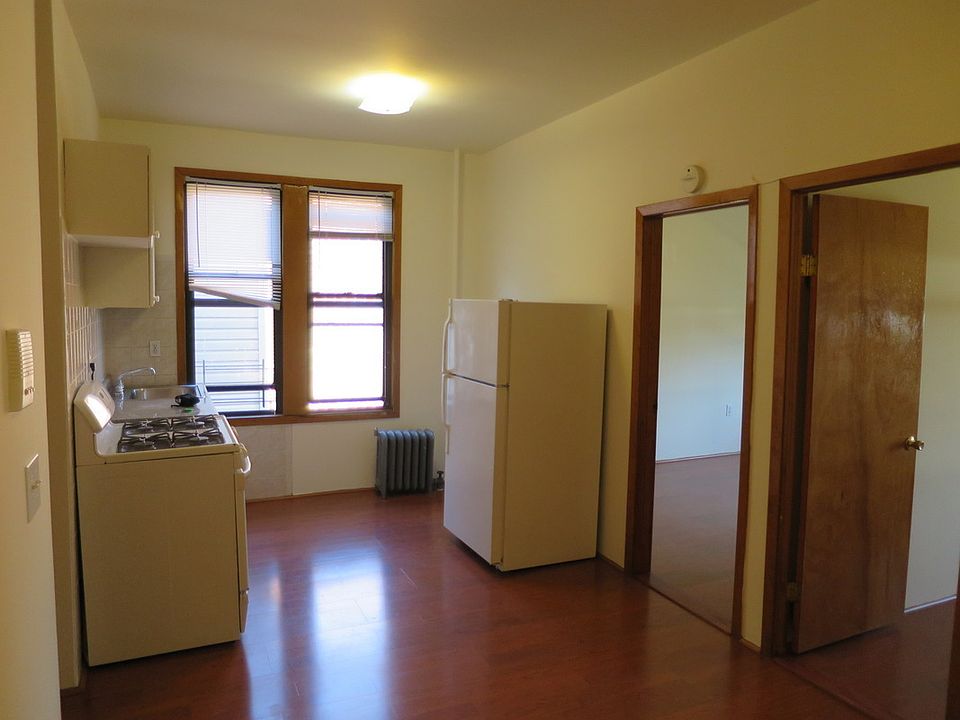 1st image of 2525 44th St APT 2R