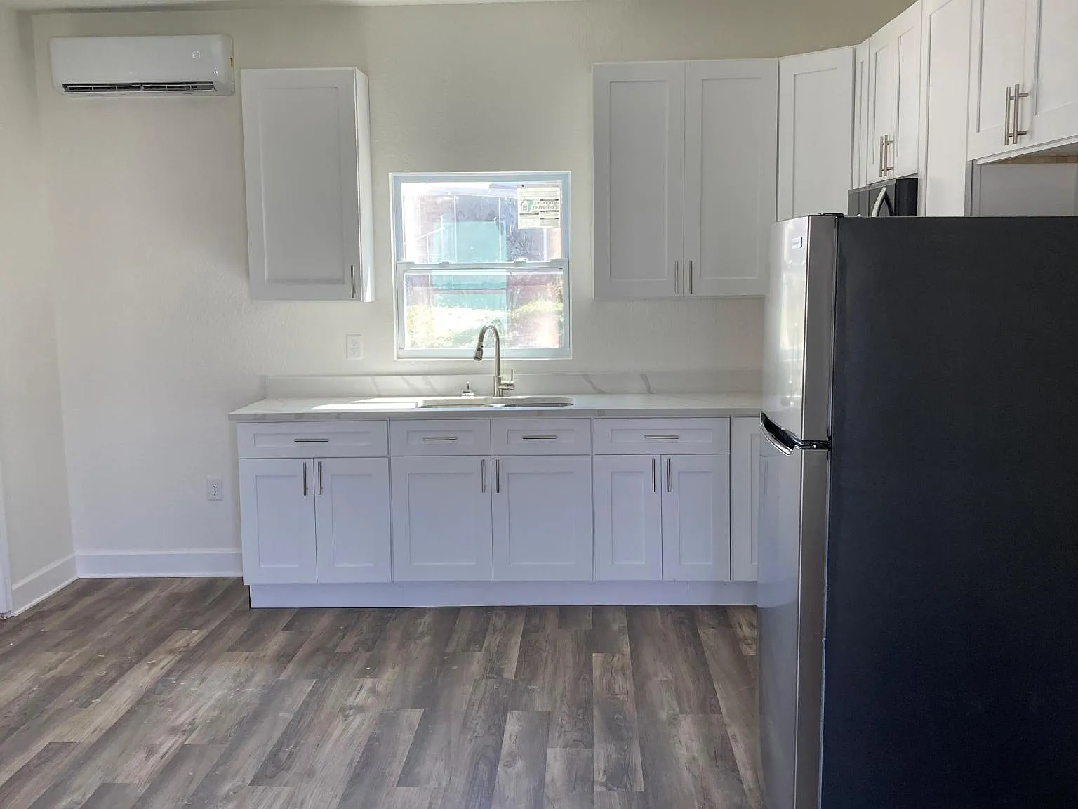 Studio, 299 sqft, $795 — Photo 4