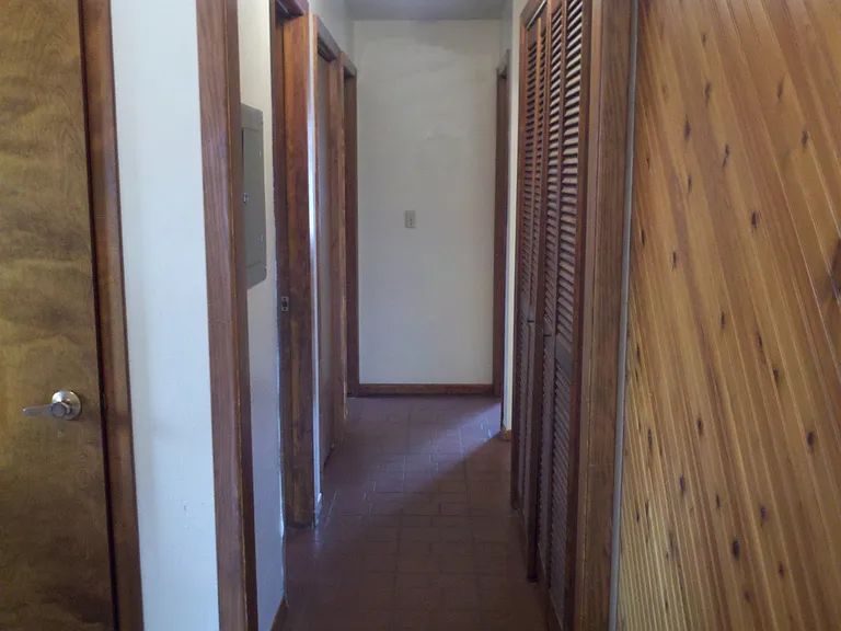 1844 Burlington Ave — Photo 5