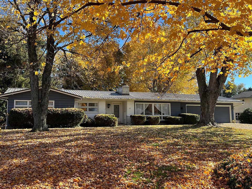 1st image of 818 E Village Dr