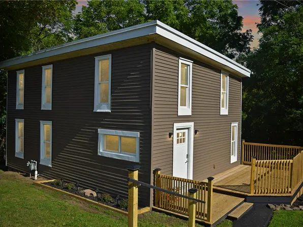 147 Clarendon St, Albion, NY 14411
