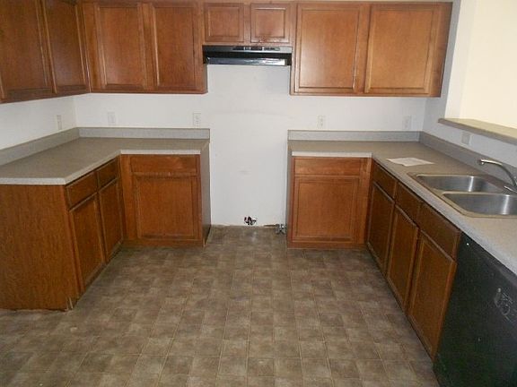 5th image of 3007 Meadow Knoll Dr