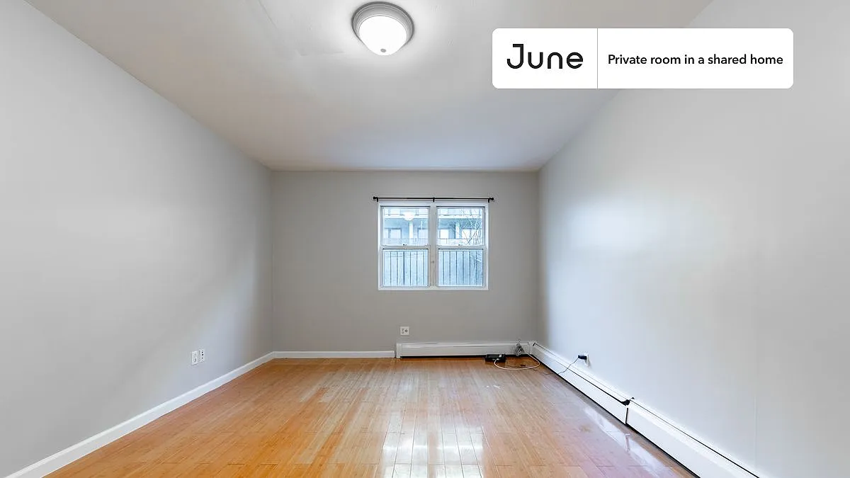 Building Photo - 1594 Nostrand Ave #D