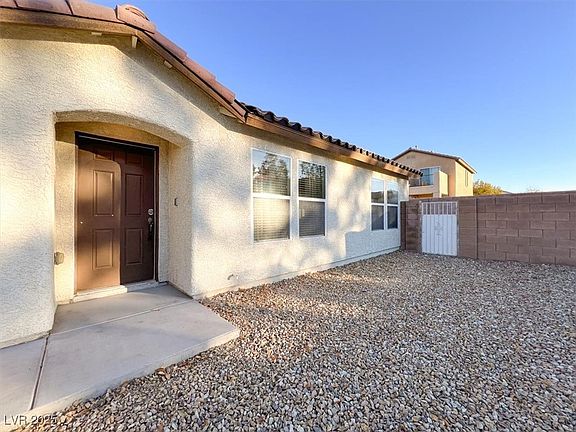 3rd image of 65 Desert Palm Dr