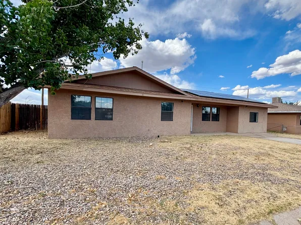 816 La Luz Dr, Belen, NM 87002