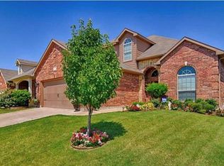 2217 Frosted Willow Ln, Fort Worth, TX 76177