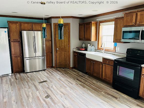 2nd image of 81 Adams Way