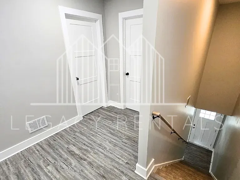 1112 Race St — Photo 3