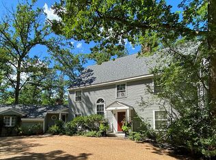 410 Crescent Dr, Lake Bluff, IL 60044