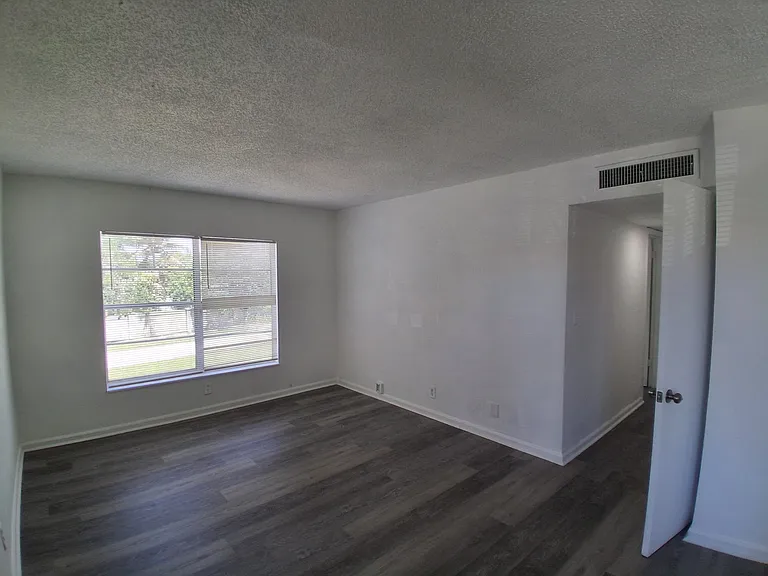 401 SW 13th Pl #721 — Photo 4