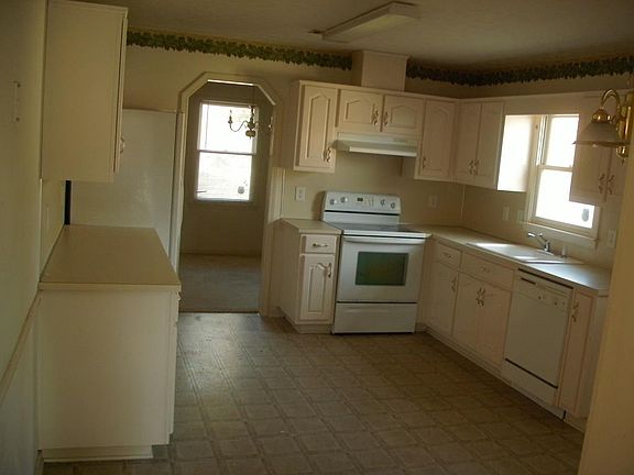 3rd image of 6104 Caribou Dr