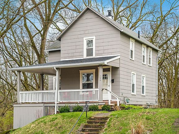 2nd image of 140 W Blake Ave
