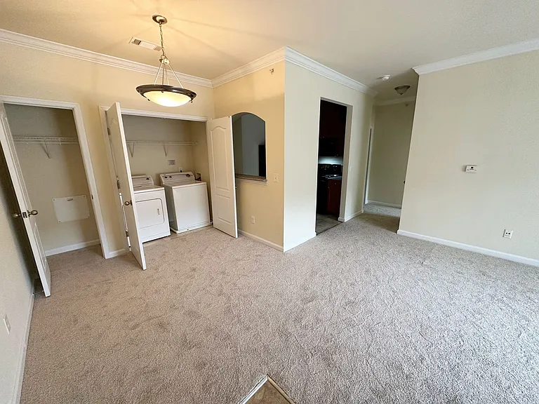 Clairmont at Farmgate — Photo 40