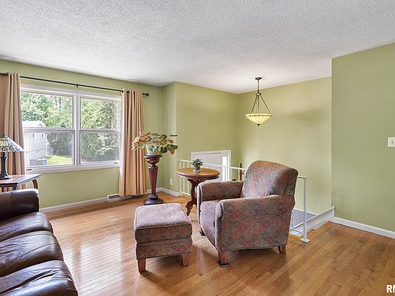 4th image of 1800 Sutton Pl
