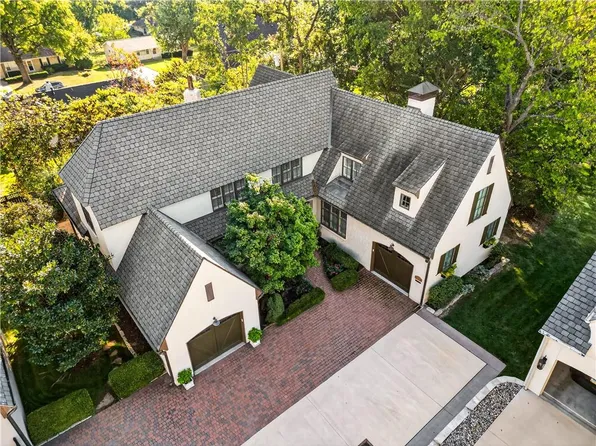 7805 Mission Rd, Prairie Village, KS 66208