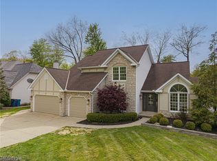 18964 Bears Paw Ln, Strongsville, OH 44136