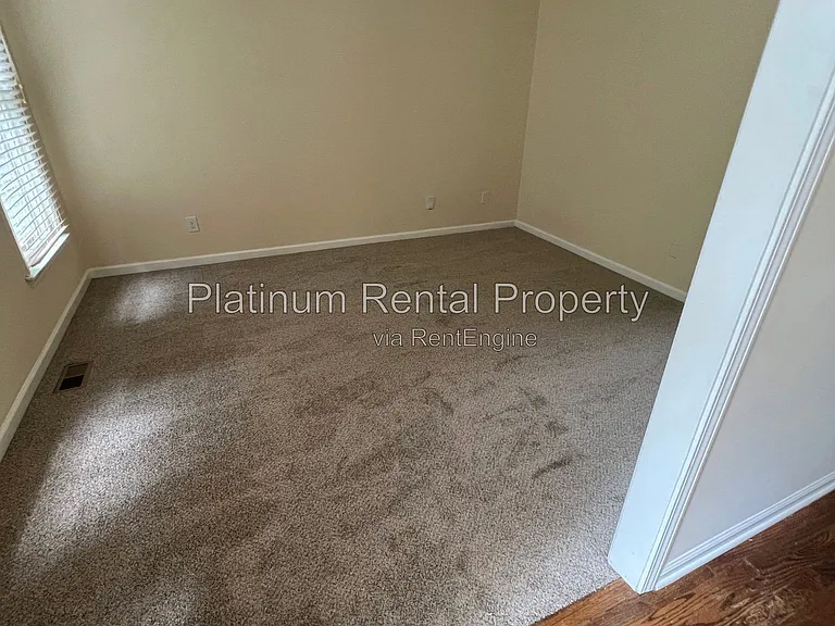 7115 Red Fox Ln — Photo 5
