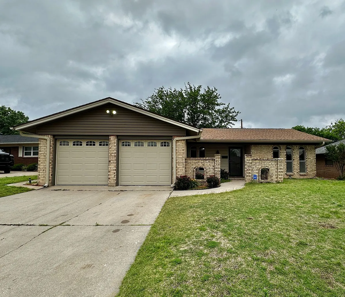 Building Photo - 4705 NW Cheryl Blvd