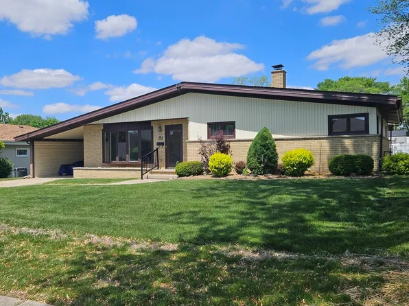 1359 Jerome St, Bradley, IL 60915