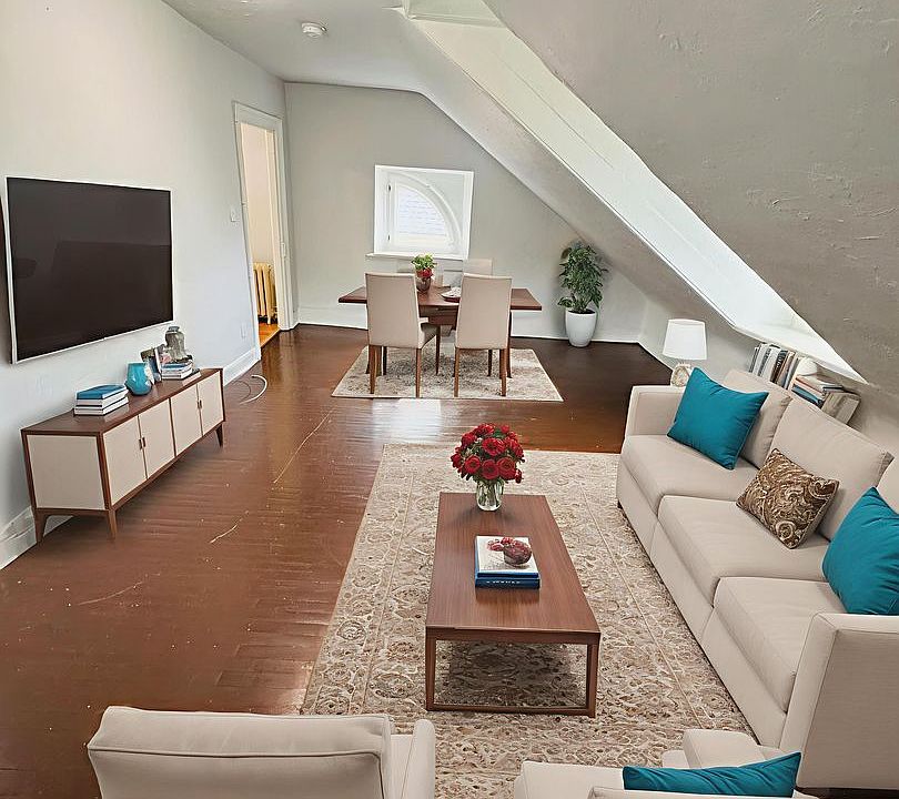 1st image of 233 W Queen Ln #5