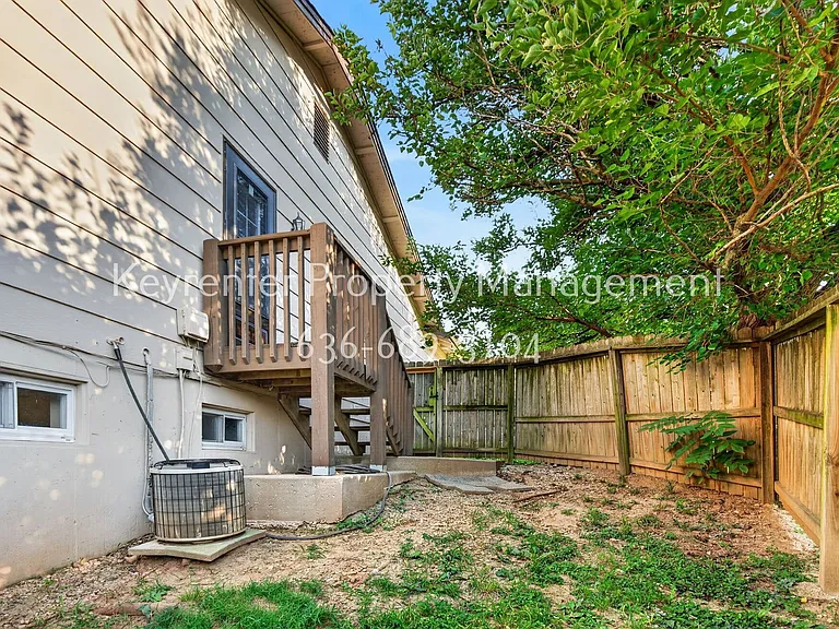 357 Della Dr — Photo 33