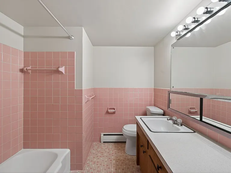 Imperial Heights Apartments — Photo 48