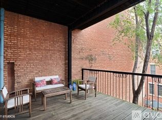 1340 W Madison St APT 3W, Chicago, IL 60607