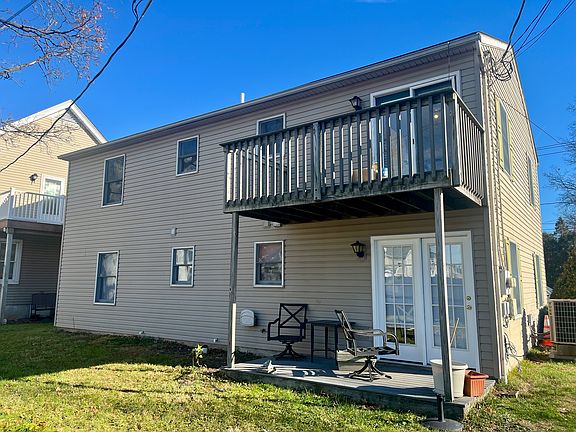 3rd image of 26 Ambler St S #2