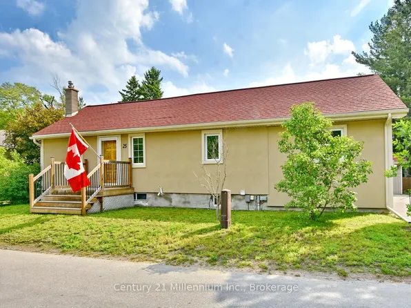 25 Berkely St, Wasaga Beach, ON L9Z 2N6