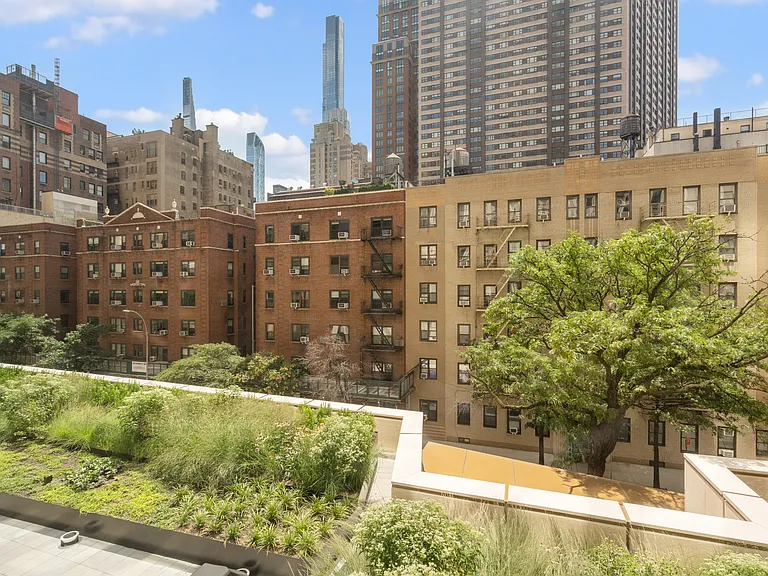 50 W 66th St #4E — Photo 3