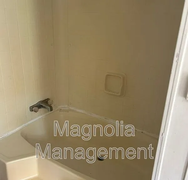 31 S Oliver Dr #10 — Photo 8