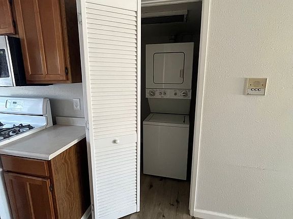 4th image of 3761 Mississippi St Unit 3