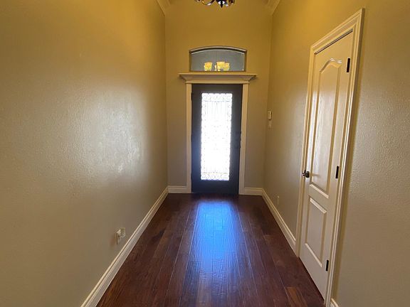 3rd image of 2512 Jackson Dr