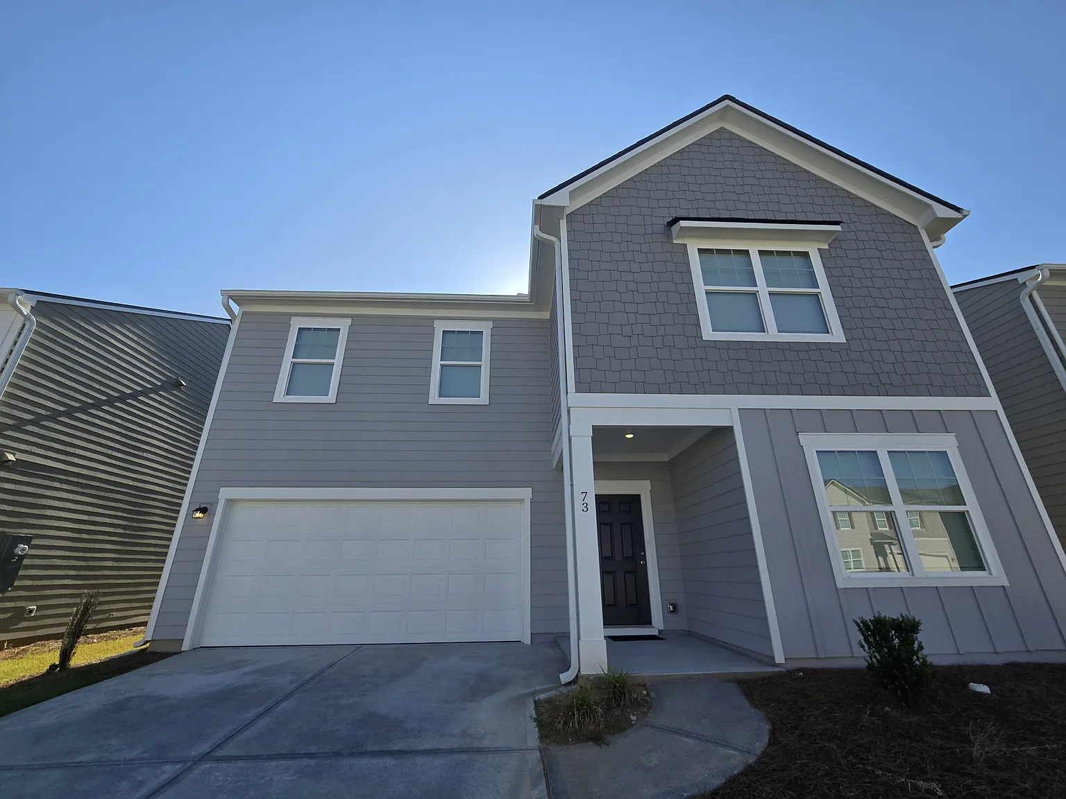 5 bed, 2722 sqft, $2,300 — Photo 2