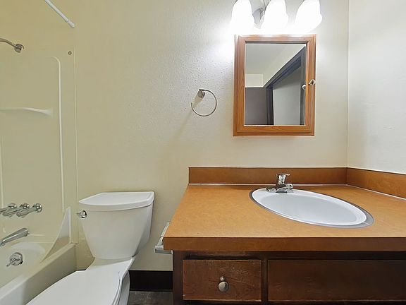 5th image of 1969 NW Grant Ave #2