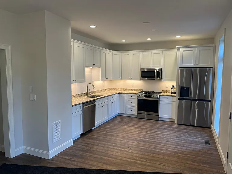 103 Thermos Ave #6 — Photo 16