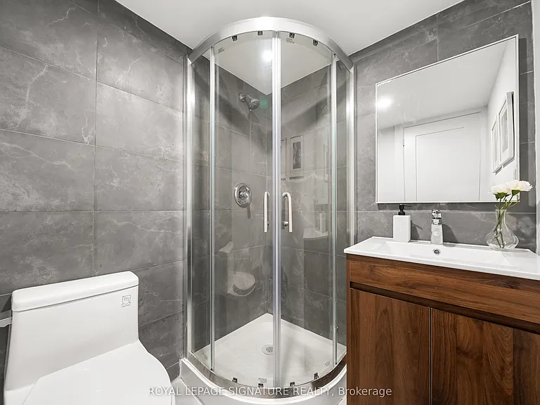 247 Kathryn Cres #LOWER — Photo 10